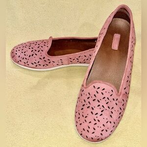 Olukai Momi Leather Slip-On Laser Cut Flats Women’s Sz 8  EU 38  SUPER CUTE